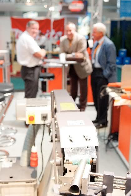 Wirtschaft + Unternehmen: Reigen der Energieeffizienz Wirtschaft + Unternehmen: Reigen der Energieeffizienz