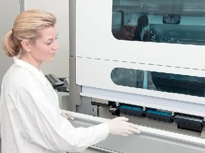 Hochdurchsatz-System MagNa Pure 96 zur Nukleinsäureaufreinigung: Nukleinsäureaufreinigung mit Glas-Magnetpartikeln Hochdurchsatz-System MagNa Pure 96 zur Nukleinsäureaufreinigung: Nukleinsäureaufreinigung mit Glas-Magnetpartikeln