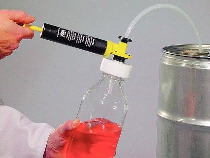 Vakuum-Probennahmepumpe MiniSamper: Professionelle Probennahme von Flüssigkeiten