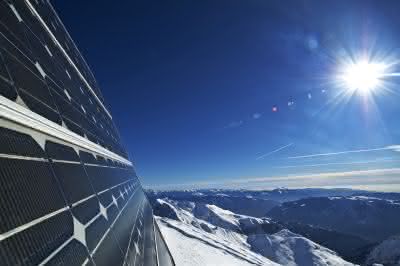 Wirtschaft + Unternehmen: Aluminium 2010: Boomende Solarindustrie stärkt Aluminiumnachfrage Wirtschaft + Unternehmen: Aluminium 2010: Boomende Solarindustrie stärkt Aluminiumnachfrage