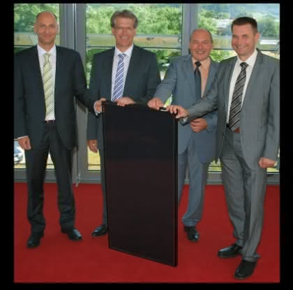 Wirtschaft + Unternehmen: Manz kooperiert mit Würth Solar Wirtschaft + Unternehmen: Manz kooperiert mit Würth Solar