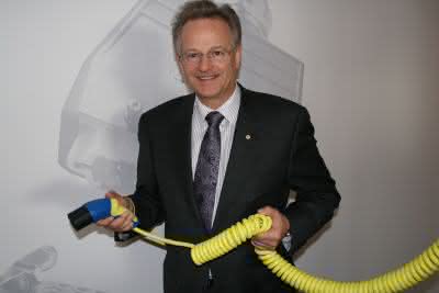Wirtschaft + Unternehmen: Lapp Kabel: bei Eröffnung des Stuttgarter Zentrums für e-Mobility Wirtschaft + Unternehmen: Lapp Kabel: bei Eröffnung des Stuttgarter Zentrums für e-Mobility