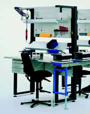 Industrieroboter: Montieren und Testen Industrieroboter: Montieren und Testen