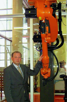 Industrieroboter: Erfolgreiche Annäherungsversuche Industrieroboter: Erfolgreiche Annäherungsversuche