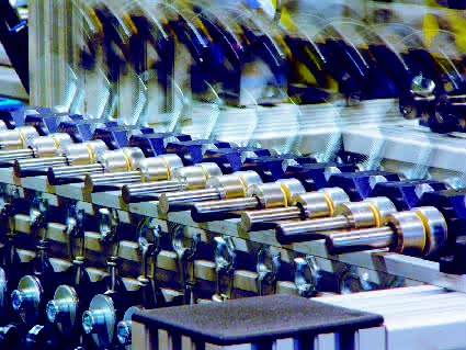 Zerspanen: Nabelschnüre der Automation Zerspanen: Nabelschnüre der Automation