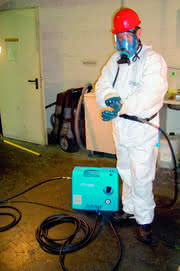 Industrieroboter: Kostengünstiger Atemschutz Industrieroboter: Kostengünstiger Atemschutz