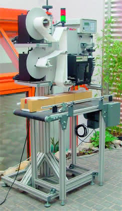 Industrieroboter: Etikettenspende auf intelligenter Basis Industrieroboter: Etikettenspende auf intelligenter Basis