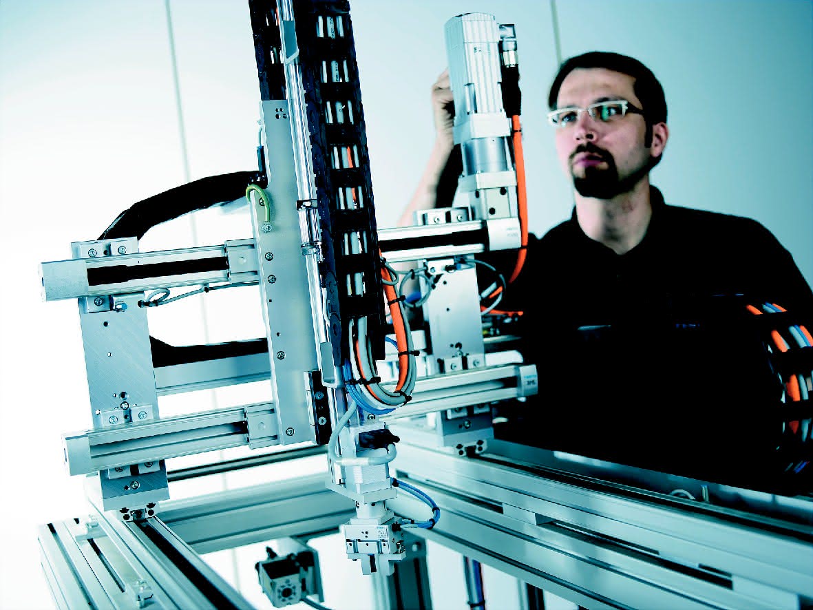 Antriebstechnik: Schritt für Schritt