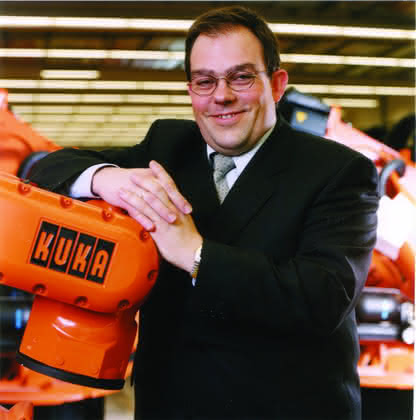 Wirtschaft + Unternehmen: Roboter fertigen Roboter