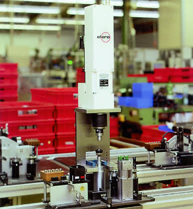 Lineartechnik: Einpressvorgänge