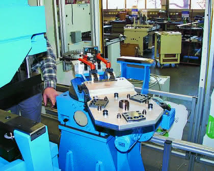 Montagetechnik: Rund nieten Montagetechnik: Rund nieten