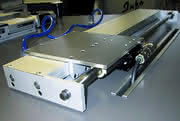 Lineartechnik: Flach und linear Lineartechnik: Flach und linear