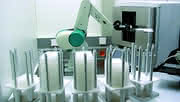 Automation: Hochdurchsatz-Synthese Automation: Hochdurchsatz-Synthese