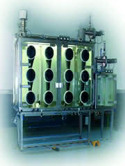 Labortechnik: Laminar-Flow-Isolator oder Reinraum der Klasse A? Labortechnik: Laminar-Flow-Isolator oder Reinraum der Klasse A?