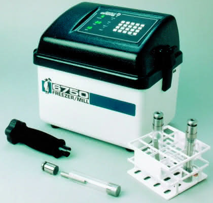 Labortechnik: Mechanisches Legieren unter Kryobedingungen Labortechnik: Mechanisches Legieren unter Kryobedingungen