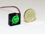 Labortechnik: Mini-Lüfter mit einem Volumen von 1,35 cm³ Labortechnik: Mini-Lüfter mit einem Volumen von 1,35 cm³