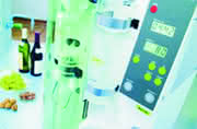 Labortechnik: Fett- und Proteinbestimmung Labortechnik: Fett- und Proteinbestimmung