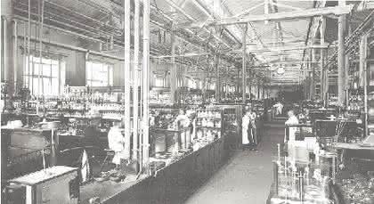 Fachbeitrag: Lufttechnik in Laboratorien Fachbeitrag: Lufttechnik in Laboratorien