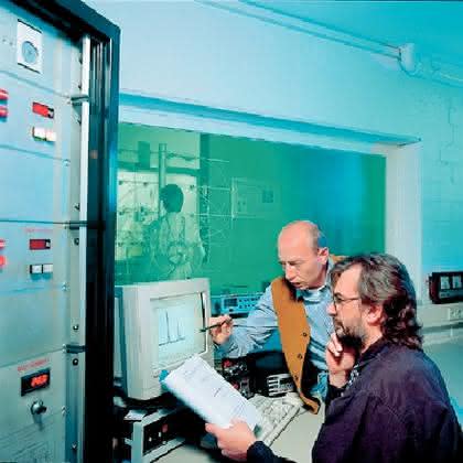 Fachbeitrag: Lufttechnik in Laboratorien Fachbeitrag: Lufttechnik in Laboratorien