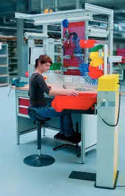 Industrieroboter: Arbeitsplätze  online konfigurieren