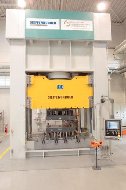 Handhabungstechnik: Stahlpresse für Forscher