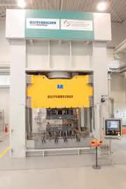 Handhabungstechnik: Stahlpresse für Forscher