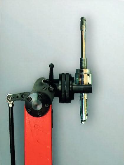 Montagetechnik: Gewindebuchsen-Montagehilfe Montagetechnik: Gewindebuchsen-Montagehilfe