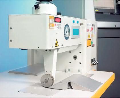 Werkstoffe: Punktgenau  ins Polymer