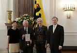 News: Bundesverdienstkreuz für Harald zur Hausen