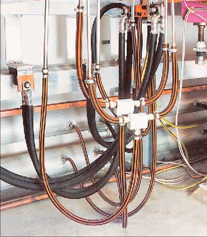 Hydraulik + Pneumatik: Wo es eng wird