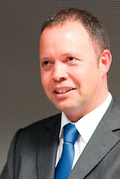 Steuerungstechnik: Schnelle Biege  im Portal
