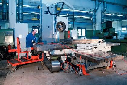 Industrieroboter: Schweres spielend anzuheben Industrieroboter: Schweres spielend anzuheben