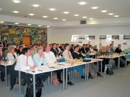 Wirtschaft + Unternehmen: Schiffbau-Fachforum mit voller Kraft voraus