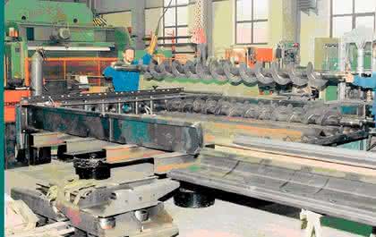 Software: Berechnung großer Bauteile und Baugruppen Software: Berechnung großer Bauteile und Baugruppen