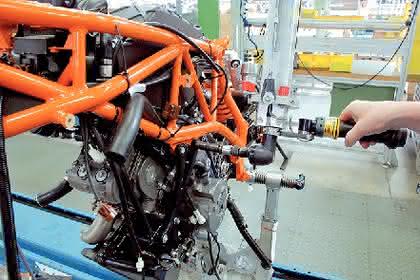 Industrieroboter: Harte Stöße einstecken Industrieroboter: Harte Stöße einstecken