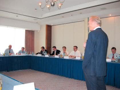 Wirtschaft + Unternehmen: PLM-Talk mit Tiefgang Wirtschaft + Unternehmen: PLM-Talk mit Tiefgang
