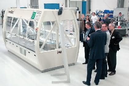 Montagetechnik: Genauigkeit im Reinraum Montagetechnik: Genauigkeit im Reinraum