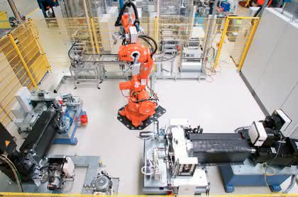 Wirtschaft + Unternehmen: Präzise Kraftverteilung auf alle Achsen Wirtschaft + Unternehmen: Präzise Kraftverteilung auf alle Achsen