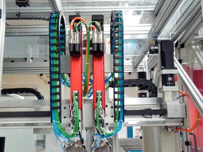 MRK + Cobots: Elektrische Portalachsen  oder Roboter?