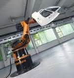 Wirtschaft + Unternehmen: Kuka überfliegt gleich zwei Messen