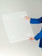 Zulieferer: Gerade Löcher