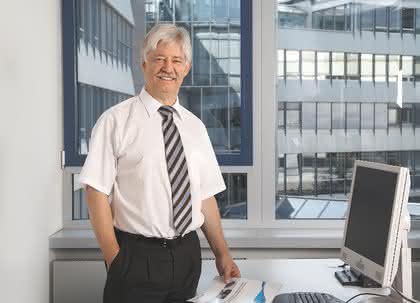 Wirtschaft + Unternehmen: „Zwischen den Extremen“ Wirtschaft + Unternehmen: „Zwischen den Extremen“