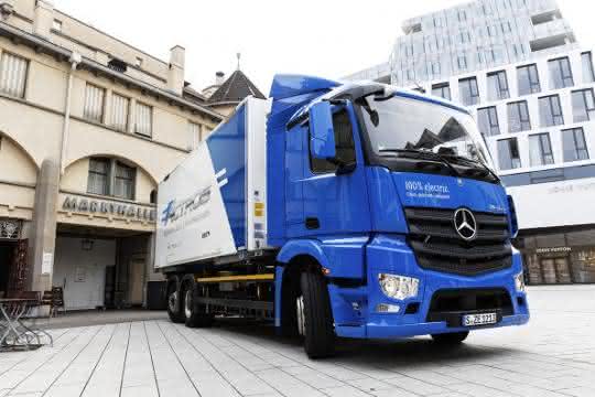 Transporter + Pritschenwagen: Emissionsfrei im Schwabeländle: eActros im Test