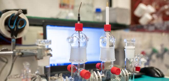 In dieser elektrochemischen Zelle führten die Forscher die Biobrennstoffzellentests durch. In dieser elektrochemischen Zelle führten die Forscher die Biobrennstoffzellentests durch.