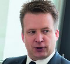 Dr. Lars Broszka. Dr. Lars Broszka.