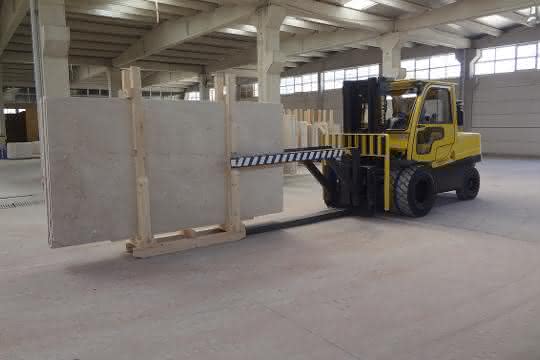 Hyster-Marmor-Logistik