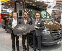 Mercedes-Benz Vans übergibt Pilotfahrzeug an UPS