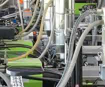 Sonderverfahren prägen die Spritzgießtechnik bei Allgaier, dementsprechend flexibel müssen die Anlagen für das Materials Handling sein. Sonderverfahren prägen die Spritzgießtechnik bei Allgaier, dementsprechend flexibel müssen die Anlagen für das Materials Handling sein.