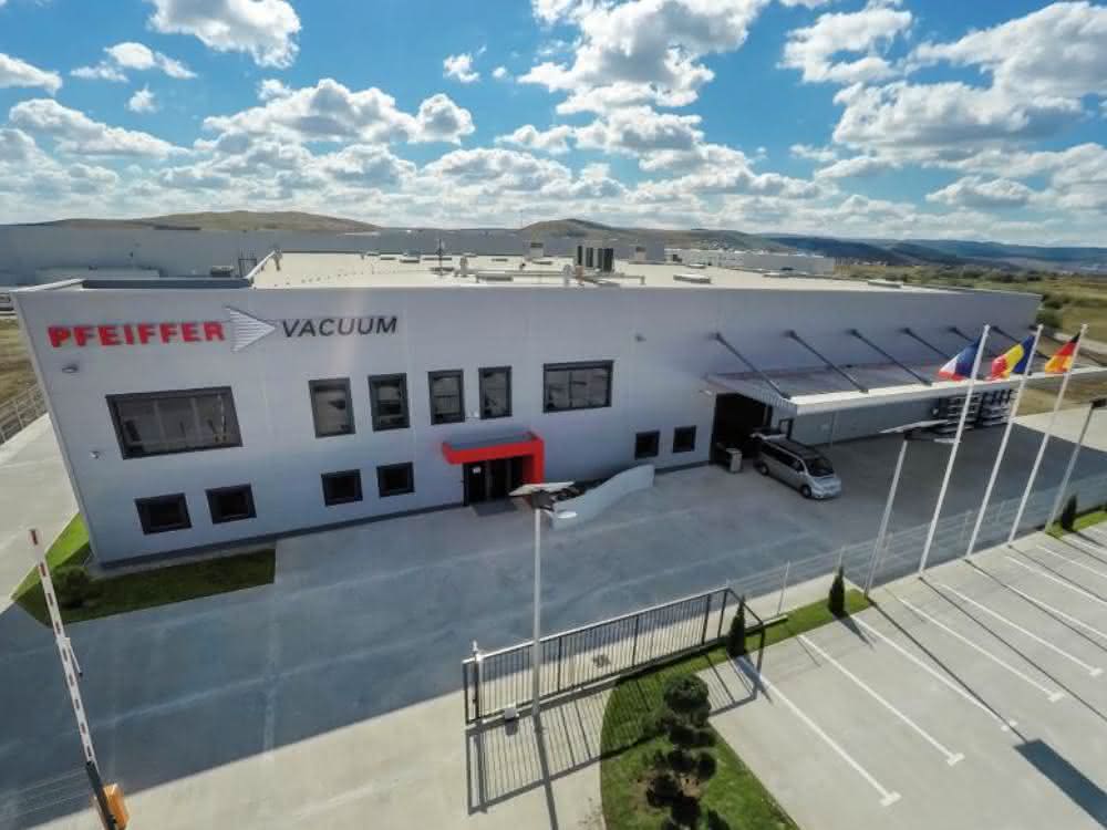 Neuer Hightech-Produktionsstandort von Pfeiffer Vacuum in Rumänien