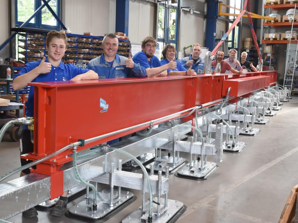 Aero-Lift vacuum lifting device